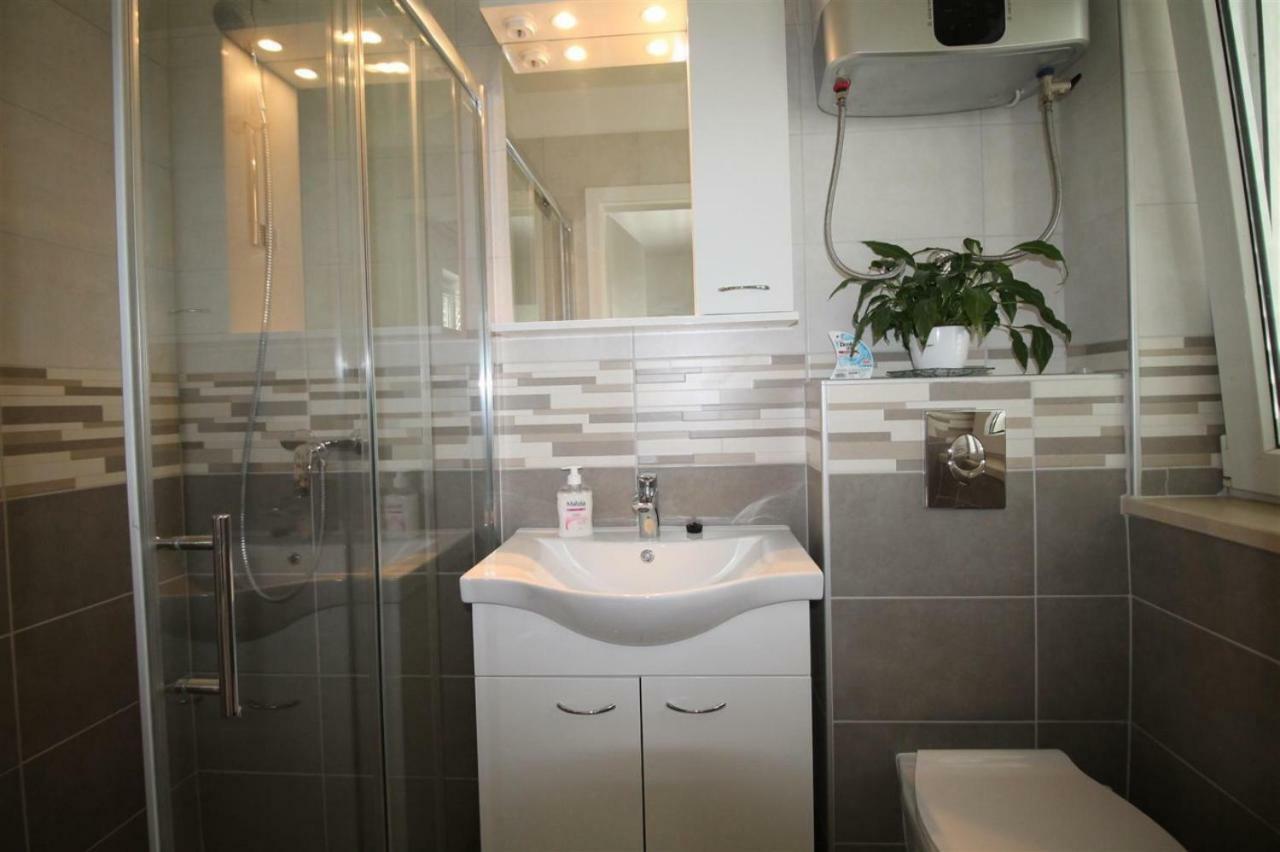 Private Accommodation Carevic Dubrovnik Exterior foto
